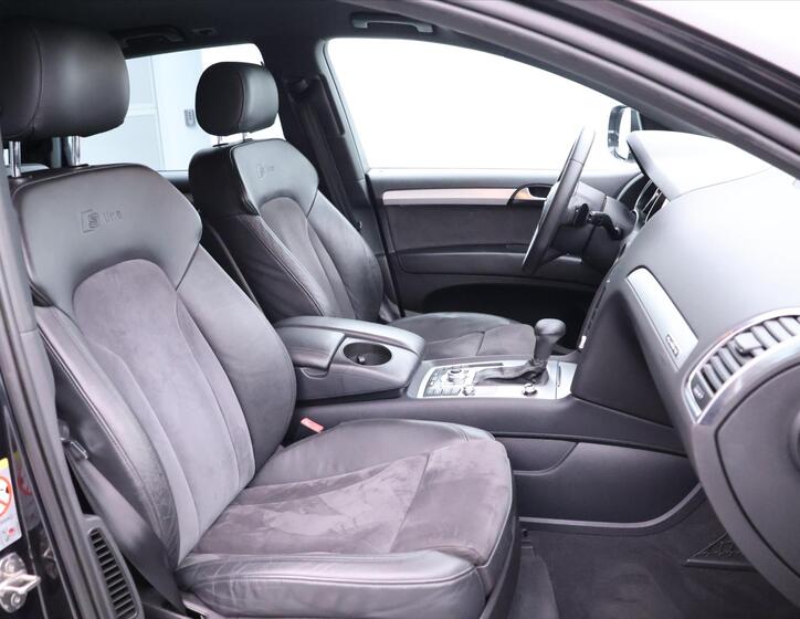 Audi Q7 13