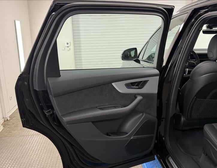 Audi Q7 31