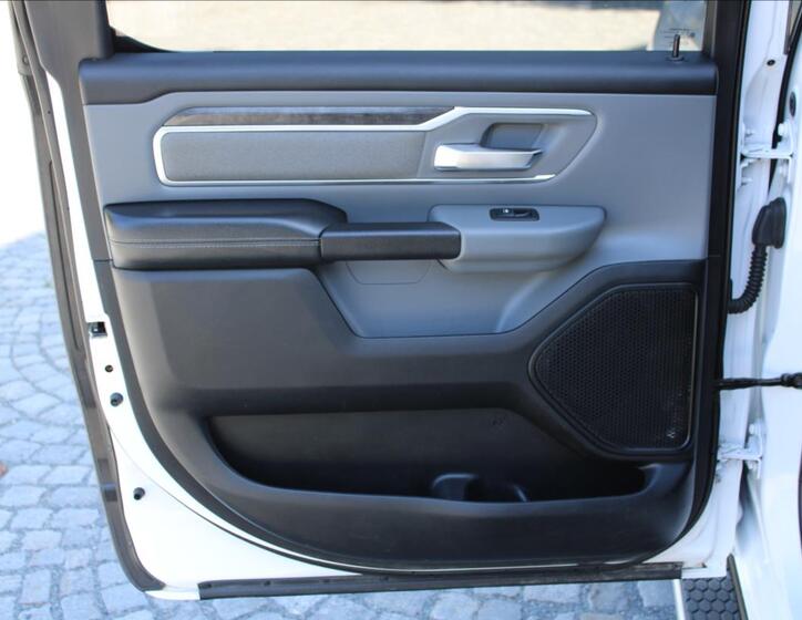 Dodge RAM 26