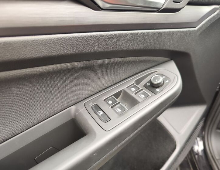 Volkswagen Golf 30