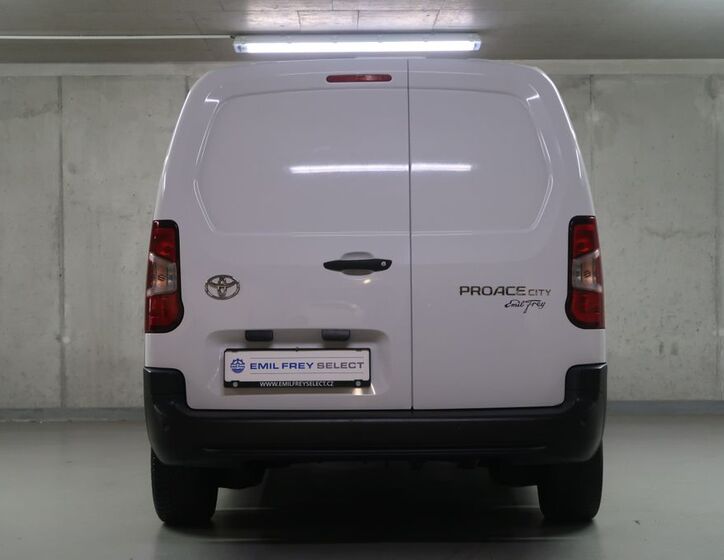 Toyota ProAce 6