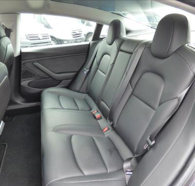 Tesla Model 3 34