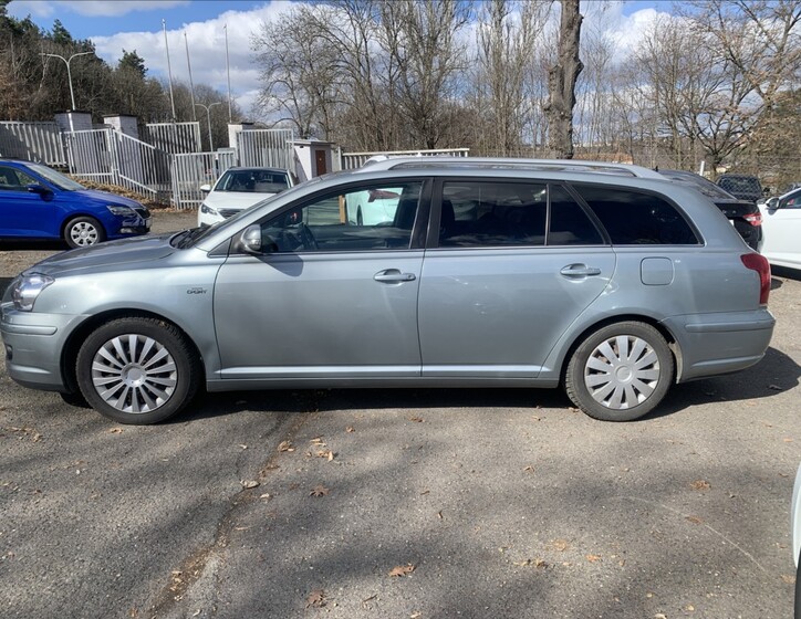 Toyota Avensis 5