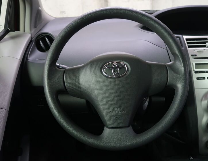 Toyota Yaris 14