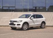 Volkswagen Touareg 1