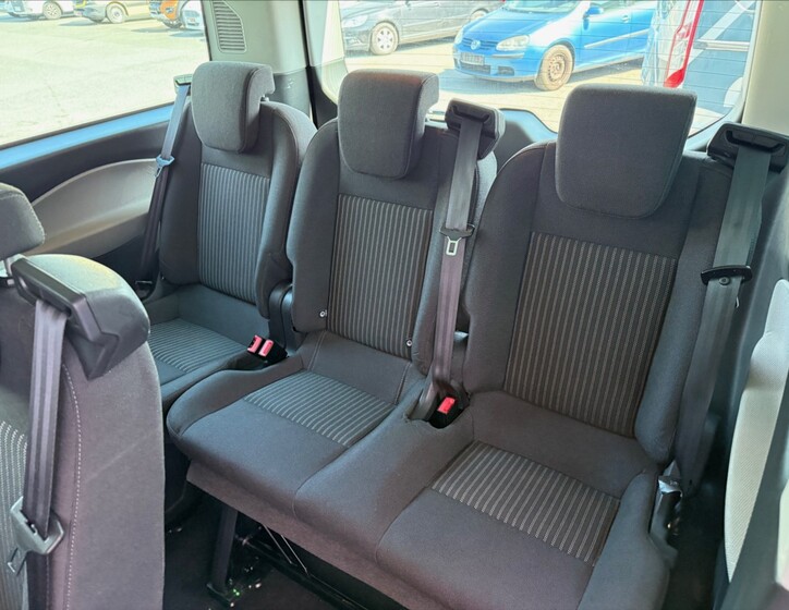 Ford Tourneo Custom 23