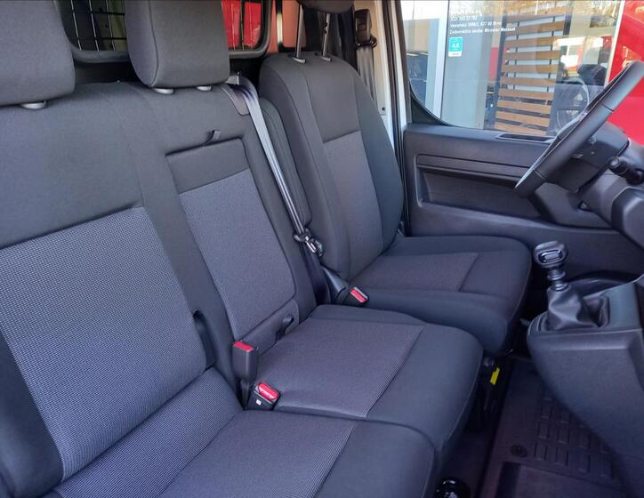 Toyota ProAce 8