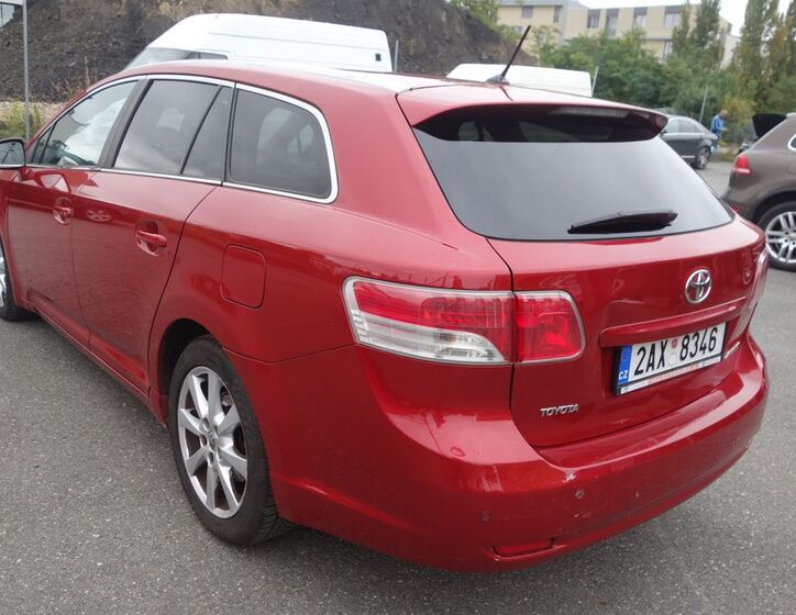 Toyota Avensis 13