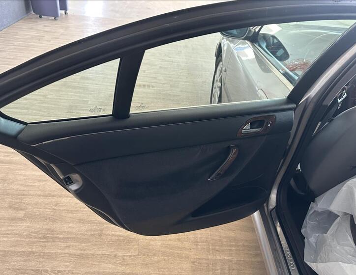 Peugeot 607 8