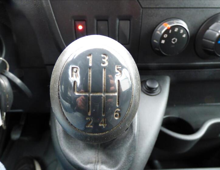 Renault Master 25