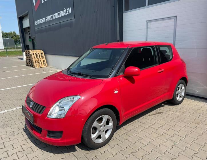 Suzuki Swift 1