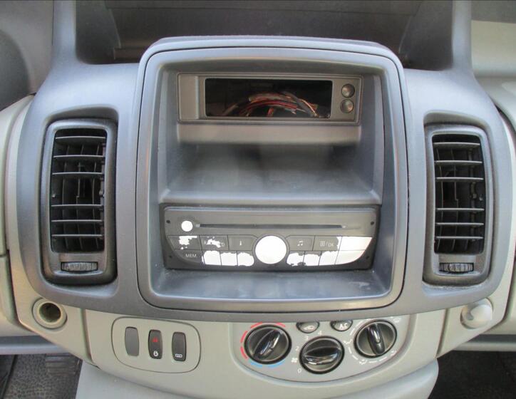 Opel Vivaro 10