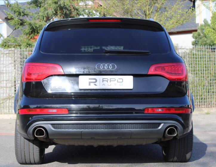 Audi Q7 9