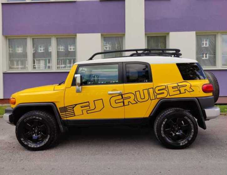Toyota FJ 2