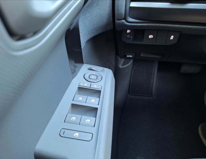 KIA EV3 13