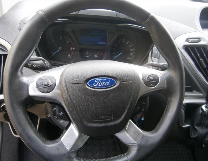 Ford Tourneo Custom 18