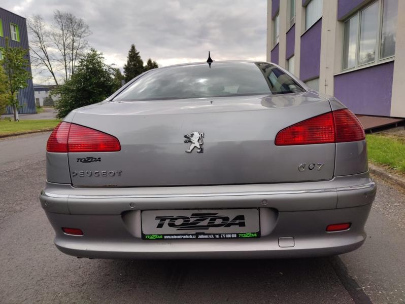 Peugeot 607