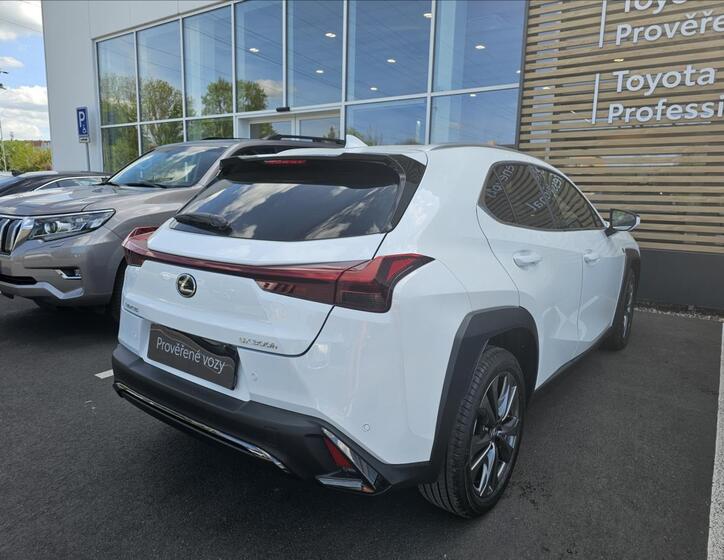 Lexus UX 300h 2