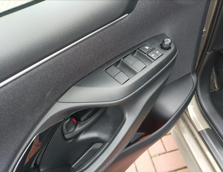 Toyota Yaris 8
