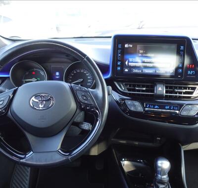 Toyota C-HR 8