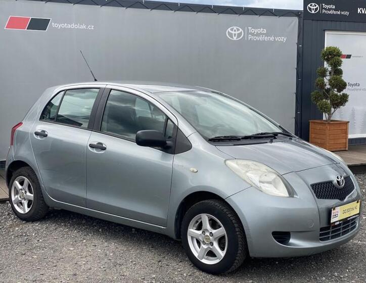 Toyota Yaris 1