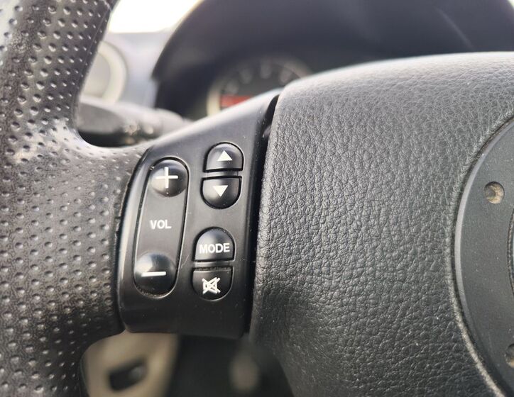 Mazda 2 17