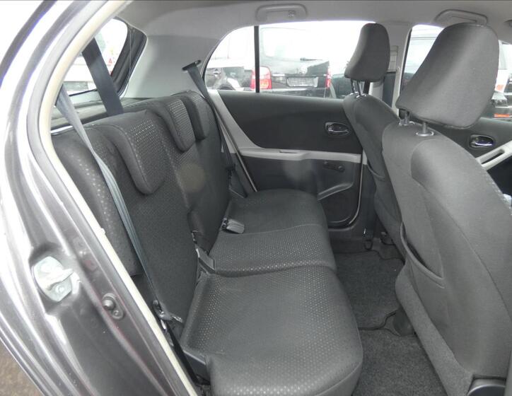 Toyota Yaris 11