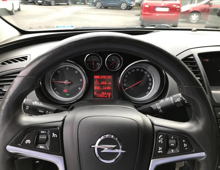 Opel Insignia 11