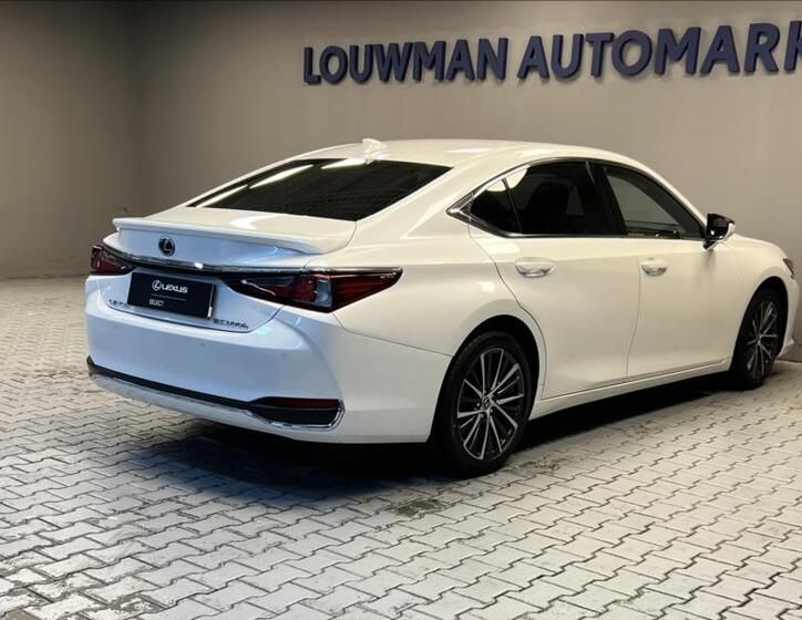 Lexus ES 300h 2