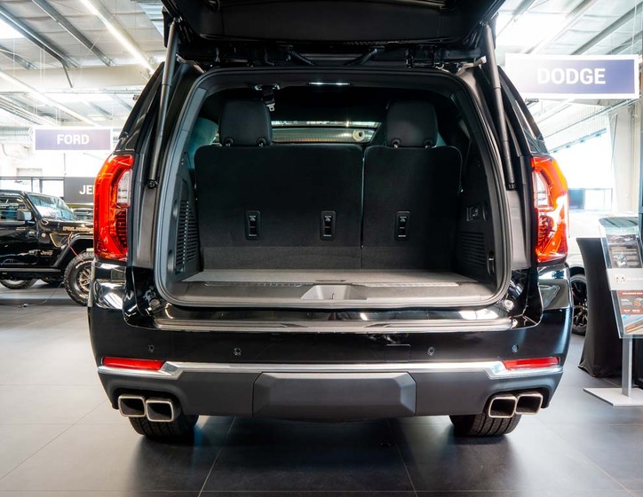 GMC Yukon 7