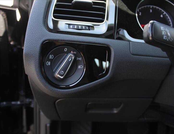Volkswagen Golf 22