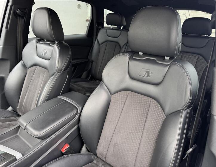 Audi Q7 22