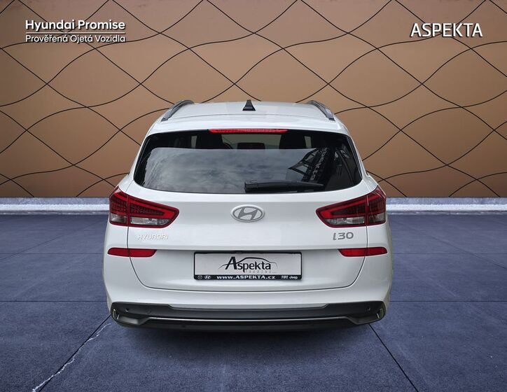Hyundai i30 4
