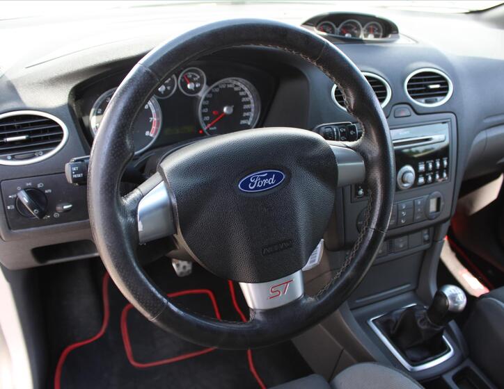 Ford Focus 14