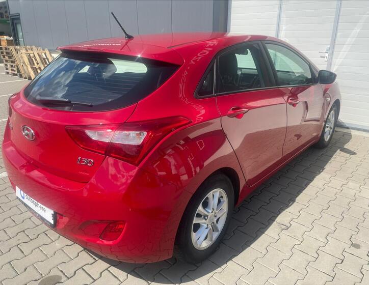 Hyundai i30 4
