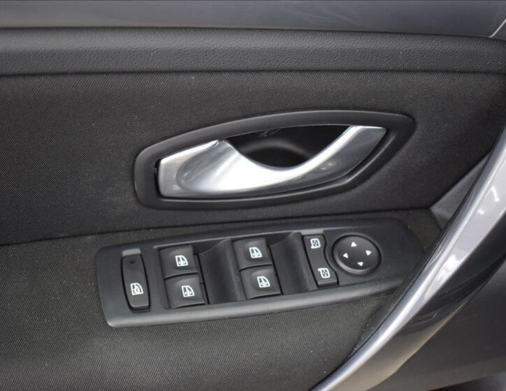 Renault Laguna 25
