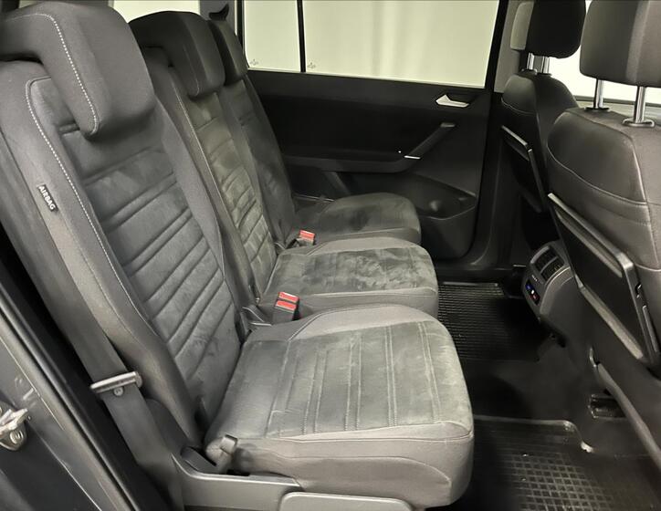 Volkswagen Touran 24