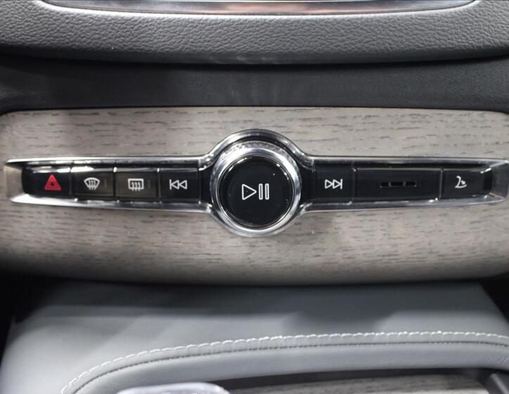 Volvo XC90 26