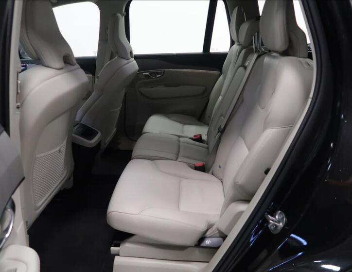 Volvo XC90 8