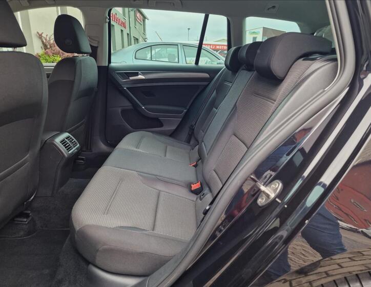 Volkswagen Golf 17