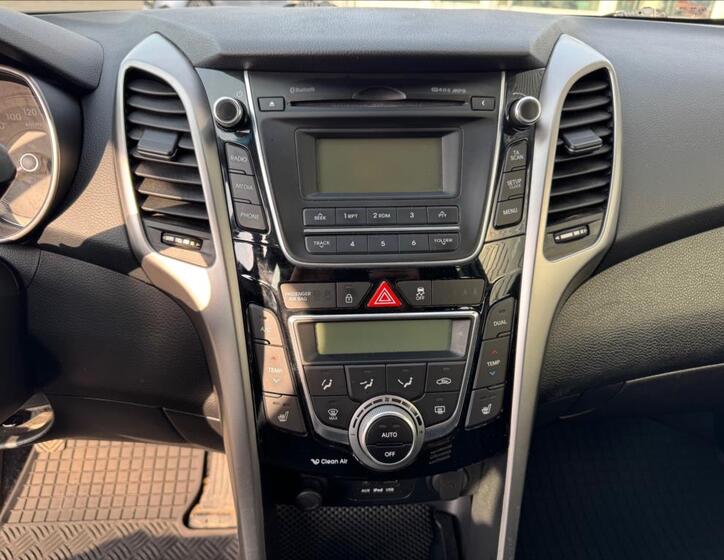 Hyundai i30 16