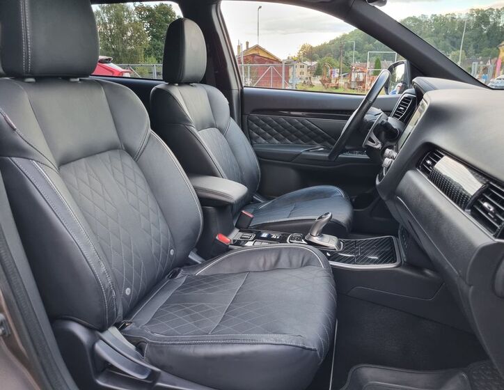 Mitsubishi Outlander 10