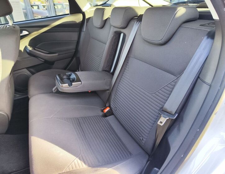 Ford Focus 10