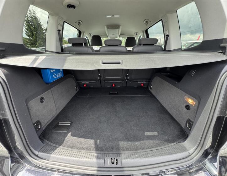 Volkswagen Touran 13