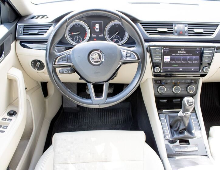 Škoda Superb 11