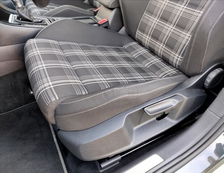 Volkswagen Golf 15