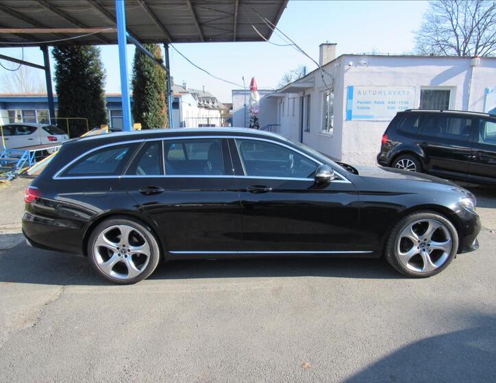 Mercedes-Benz Třídy E 8