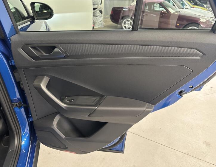 Volkswagen T-Roc 26
