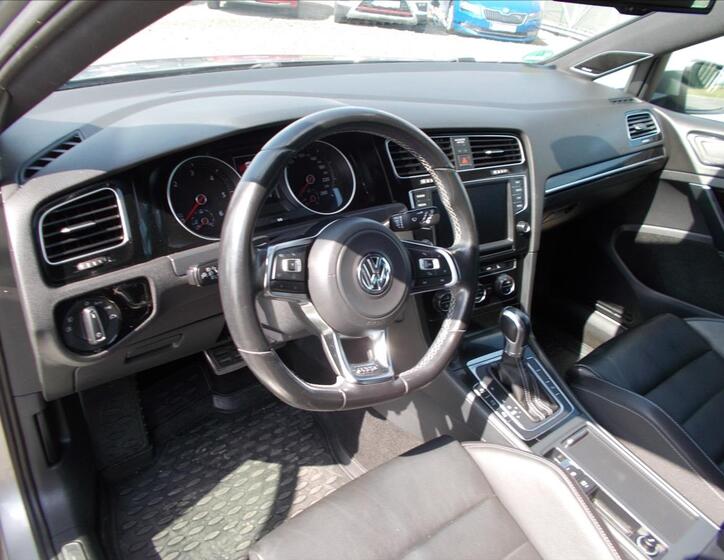 Volkswagen Golf 19