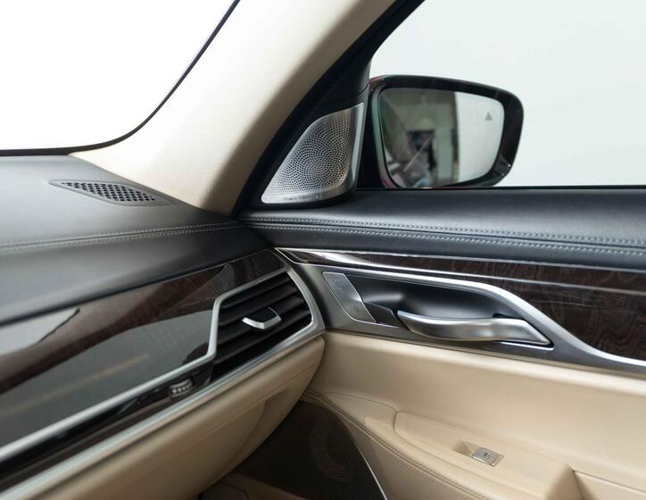 BMW Řada 7 16